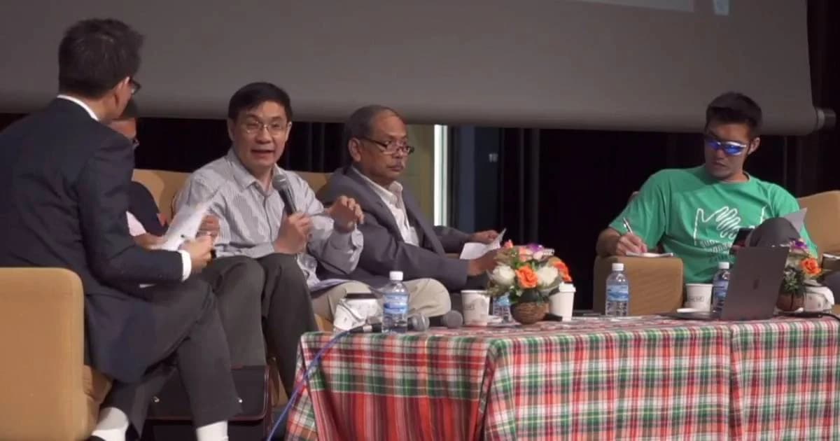 “สมเกียรติ TDRI” แนะจะแก้รธน.เลือกเรื่องที่ประชาชนเห็นด้วย-ไม่สบายใจ “ธนาธร” พูดจะรื้อคดีทักษิณ