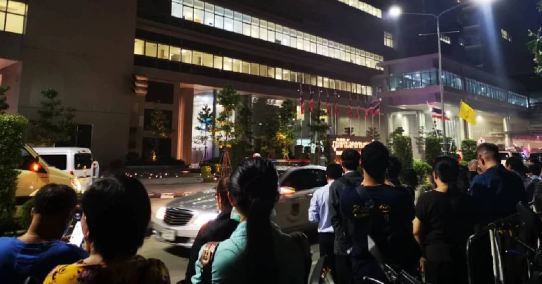 ไฟไหม้อาคารภูมิสิริมังคลานุสรณ์ ในรพ.จุฬา ล่าสุดเพลิงสงบแล้ว