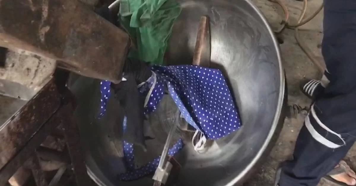 อุทาหรณ์! ผ้ากันเปื้อนติดเครื่องบด ป้าดิ้นไม่หลุดถูกดึงติดใบปั่นรัดคอดับ