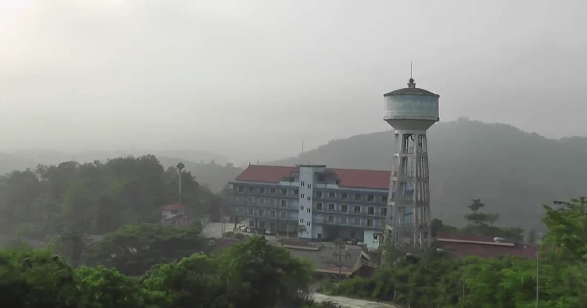 หมอกควันจากอินโดพัดปกคลุมทั่วเมืองเบตง กระทบสุขภาพประชาชน