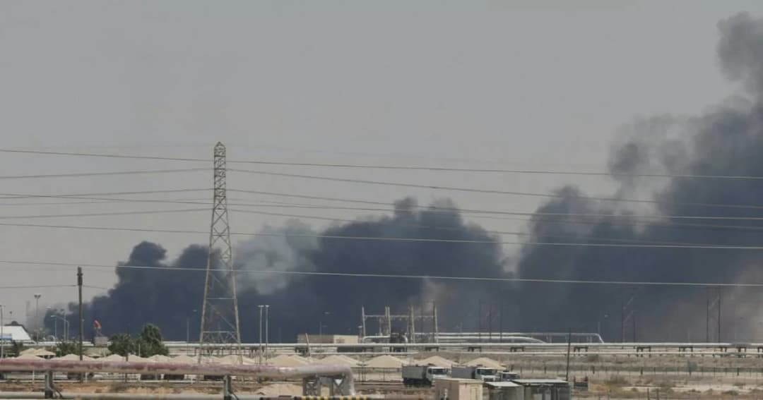 ราคาน้ำมันดิบโลกพุ่ง หลังโรงกลั่นน้ำมัน 2 แห่งในซาอุดีอาระเบียถูกถล่ม