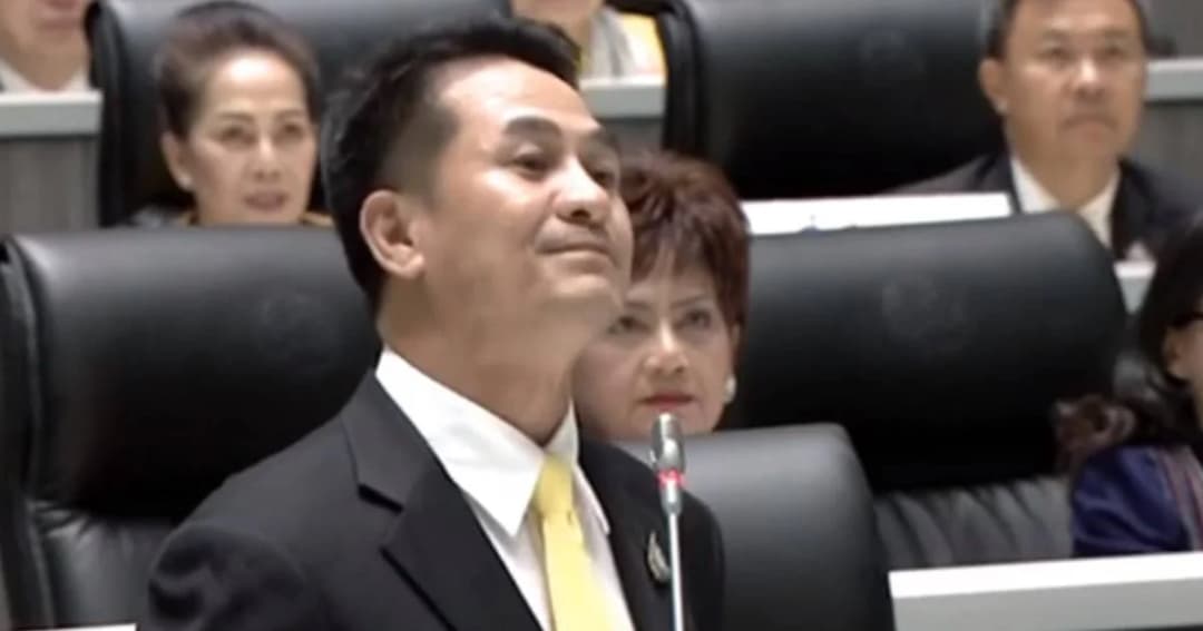 หมอชลน่าน แนะ ครม.ทุกคนลาออก เพื่อเข้าถวายสัตย์ใหม่ให้ถูกต้อง