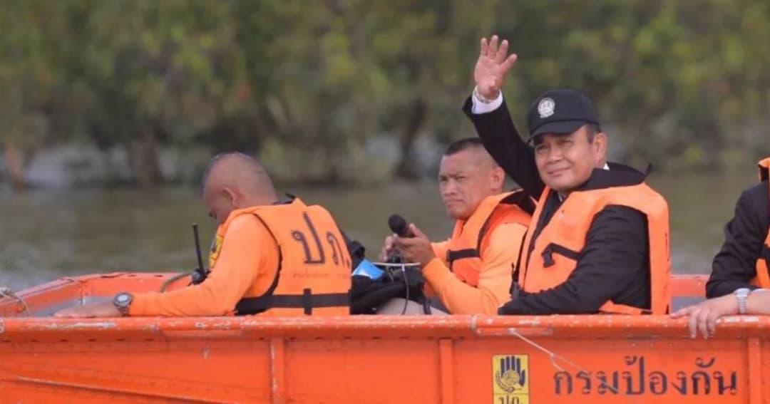 “บิ๊กตู่” เยี่ยมชาวอุบลฯ เผยห่วงมาก ถามหา ส.ส.เพื่อไทย ไม่เห็นมา