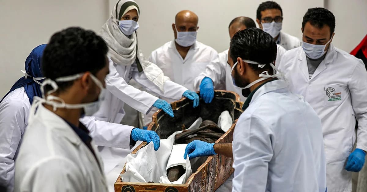 อียิปต์นำร่างมัมมี่ของนายช่างใหญ่ยุคอียิปต์โบราณออกมาบูรณะ