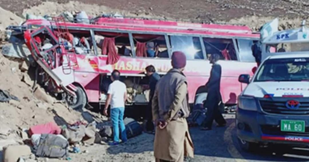 รถบัสโดยสารปากีสถาน ตกเขา ดับ 25 ราย
