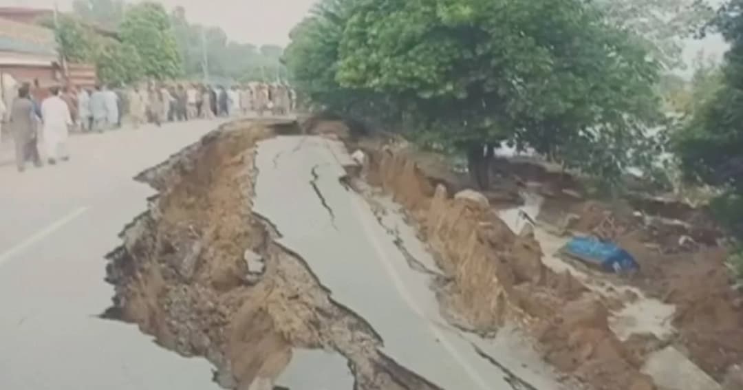 ยอดผู้เสียชีวิตแผ่นดินไหวปากีสถานพุ่งสูงเกือบ 40 ศพ บาดเจ็บ 450 ราย