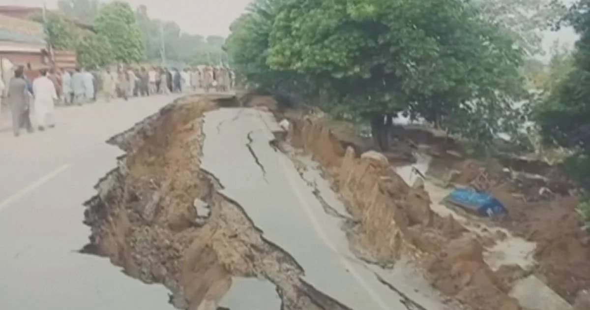 ยอดผู้เสียชีวิตแผ่นดินไหวปากีสถานพุ่งสูงเกือบ 40 ศพ บาดเจ็บ 450 ราย