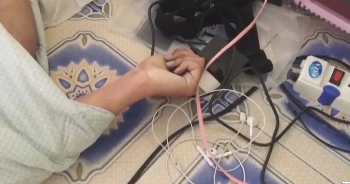 หนุ่มชอบเล่นเกม นอนเสียชีวิตปริศนาบนที่นอน คาดถูกไฟดูด