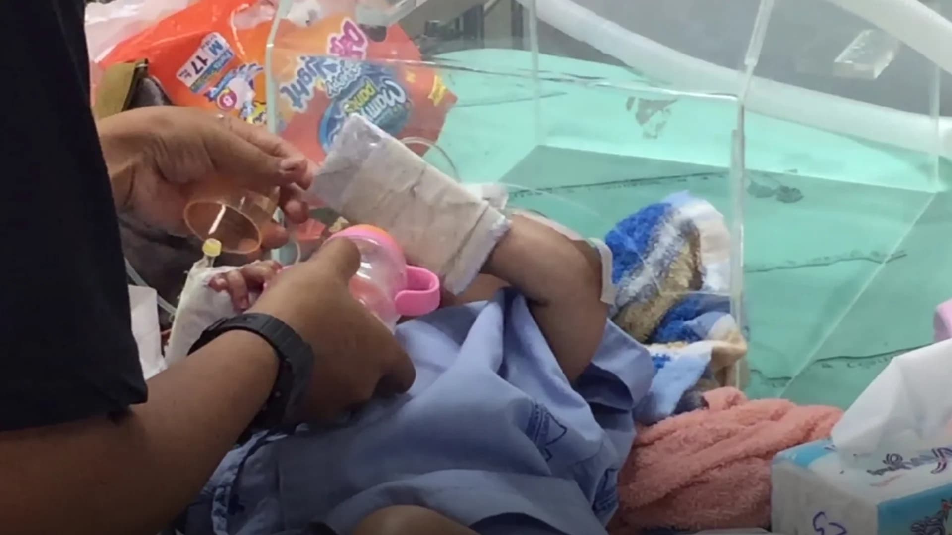 ช่วยเหลือแม่ไม่มีน้ำนมให้ลูกแรกเกิด จ.เพชรบุรี