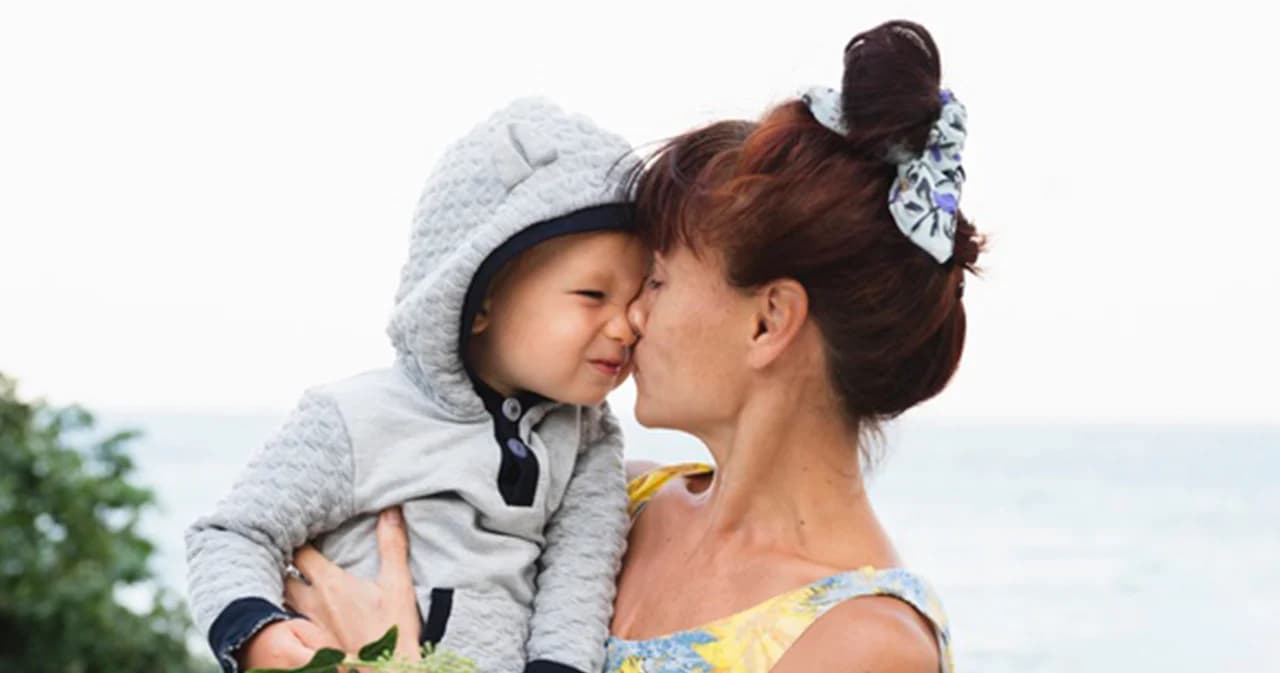 ห้ามคนอื่นสัมผัสลูก เสี่ยงรับเชื้อโรค เพราะเด็กยังไม่มีภูมิคุ้มกันมากพอ