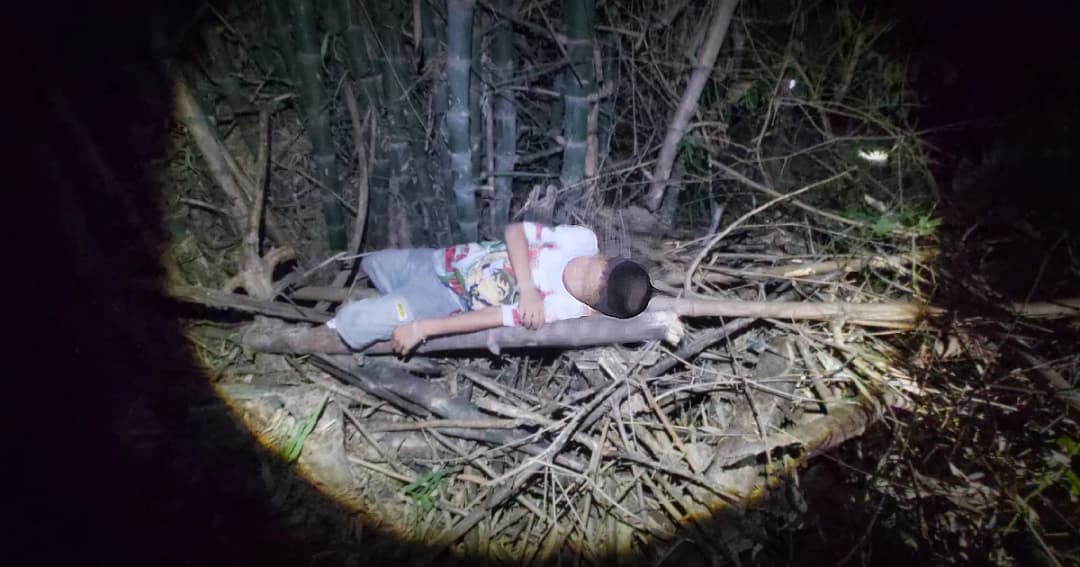 วุ่นทั้งหมู่บ้าน ด.ช. 9 ขวบหายไปพร้อมเพื่อนสุดท้ายพบนอนหลับในกอไผ่