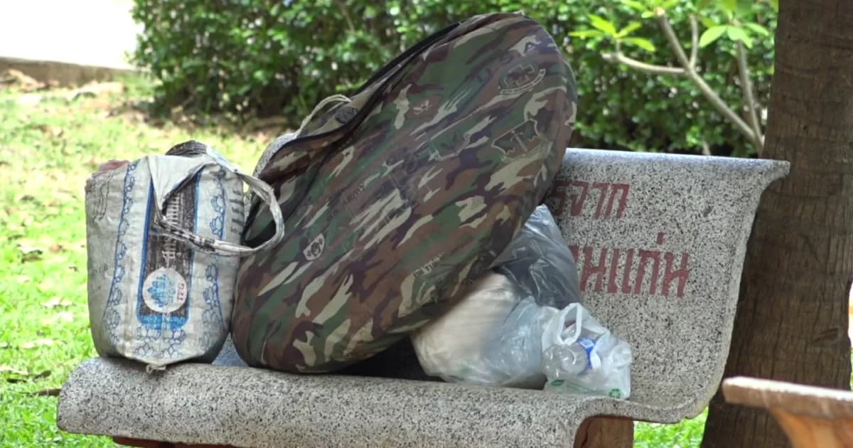 ดราม่าญาติคนไข้กางเต็นท์นอนรอใต้ต้นไม้ มข.ชี้แจงเรือนพักกำลังปรับปรุง