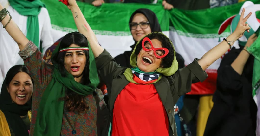 สตรีอิหร่านเข้าชมฟุตบอลในสนามครั้งแรกในรอบ 40 ปี