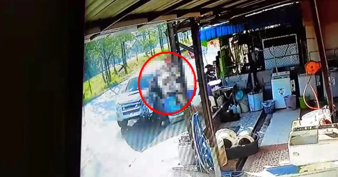 กระบะซิ่งเสียหลักพุ่งชน ดาบตำรวจเกษียณดับคาที่