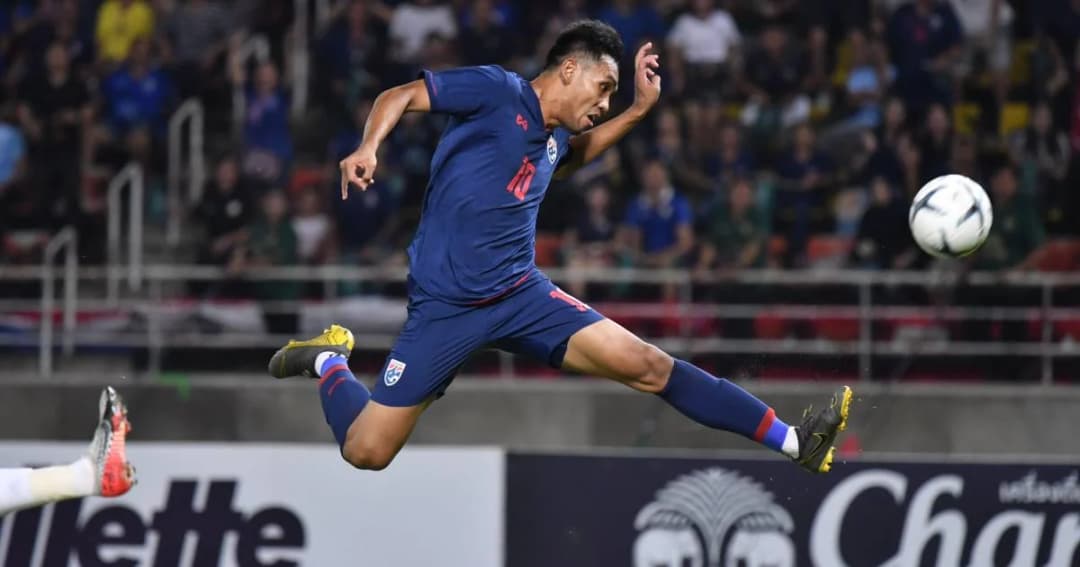 ไทยเหนือชั้นชนะยูเออี ขึ้นจ่าฝูงบอลโลก รอบคัดเลือก