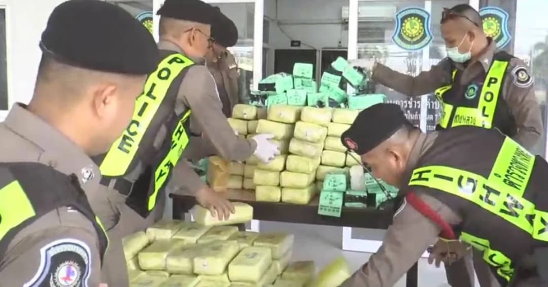 ล่า! คนร้ายลักลอบขนยาเข้ากรุงกว่า 4 ล้านเม็ด ไอซ์ 41 กก. ก่อนทิ้งรถหนี