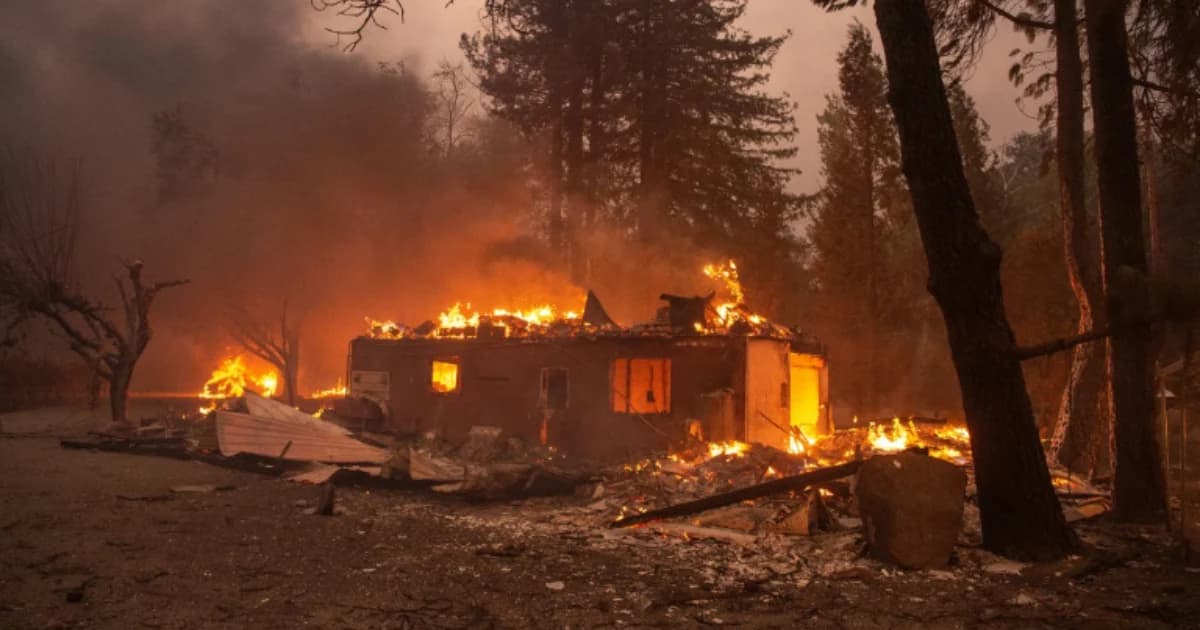 ทางการแคลิฟอร์เนียเร่งอพยพประชาชนกว่า 2 พันคน หลังไฟป่าลามกว่า 25,300 ไร่