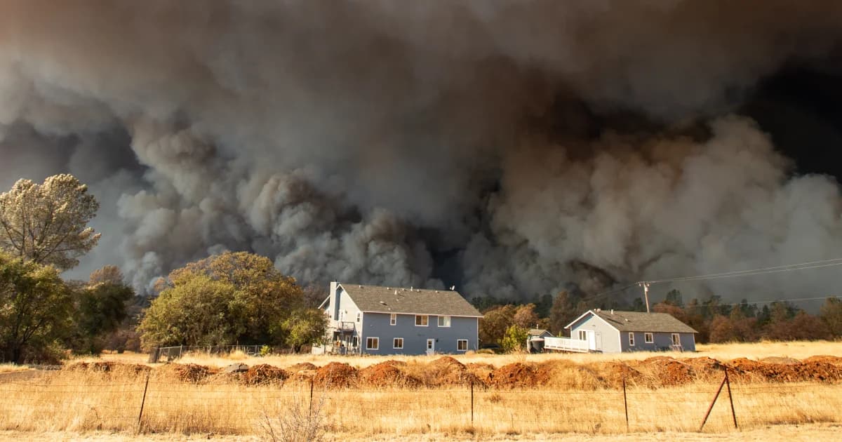 แคลิฟอร์เนียประกาศภาวะฉุกเฉิน หลังสถาการณ์ไฟป่ายังคงรุนแรง