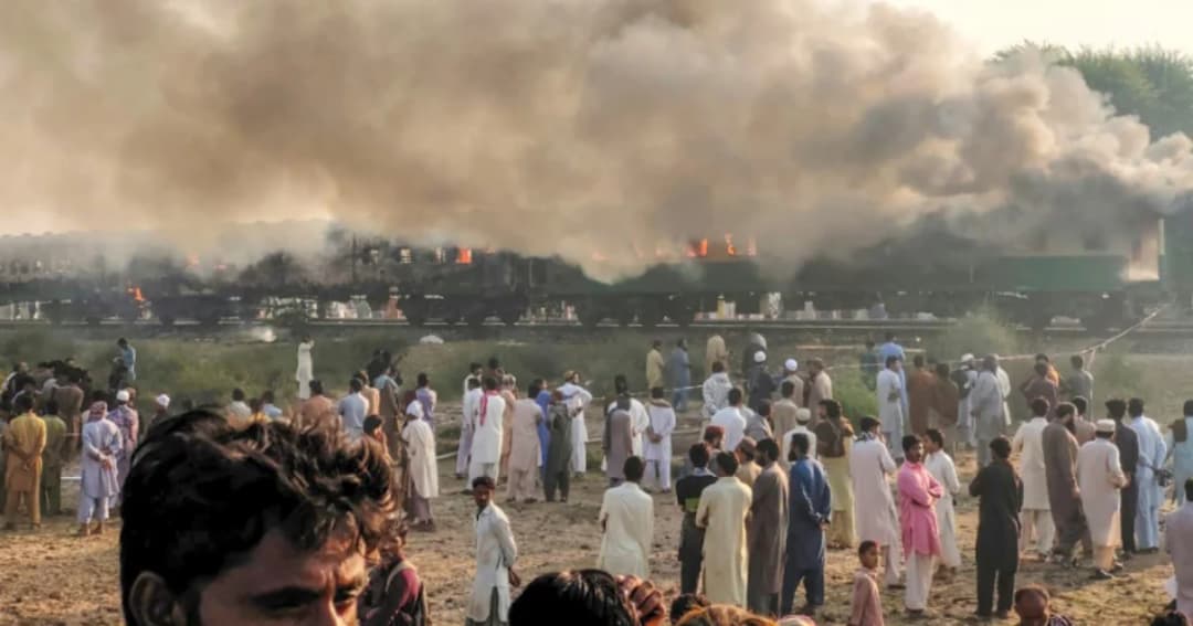 ไฟไหม้รถไฟปากีสถานดับ 65 ราย หลังแก๊สหุงต้มของผู้โดยสารระเบิด