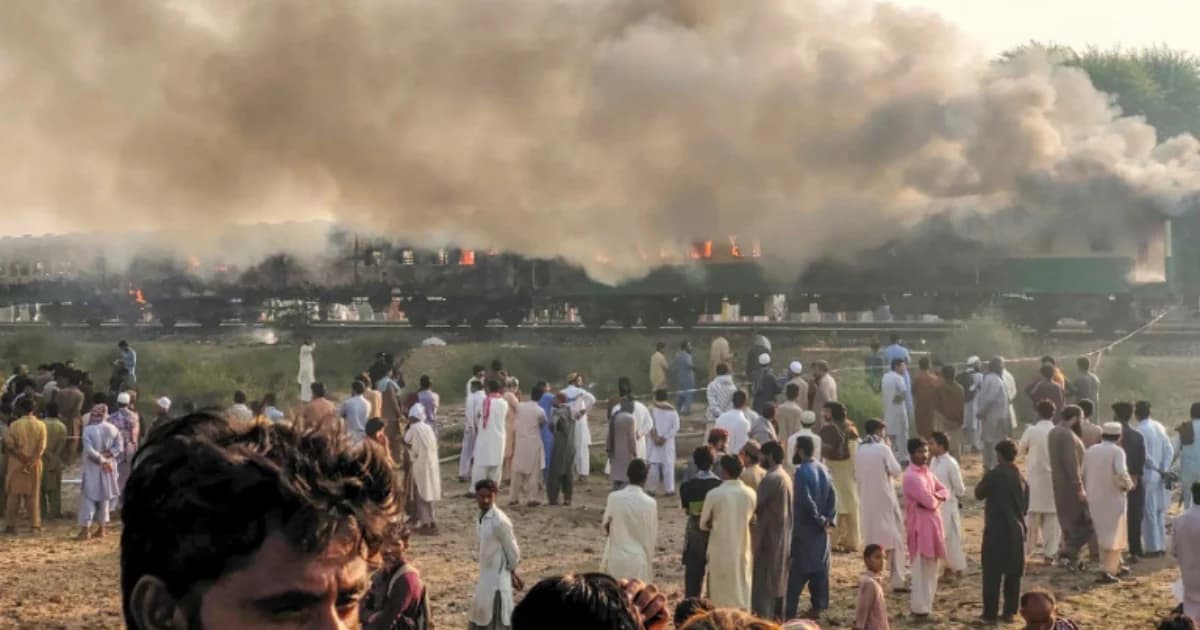 ไฟไหม้รถไฟปากีสถานดับ 65 ราย หลังแก๊สหุงต้มของผู้โดยสารระเบิด
