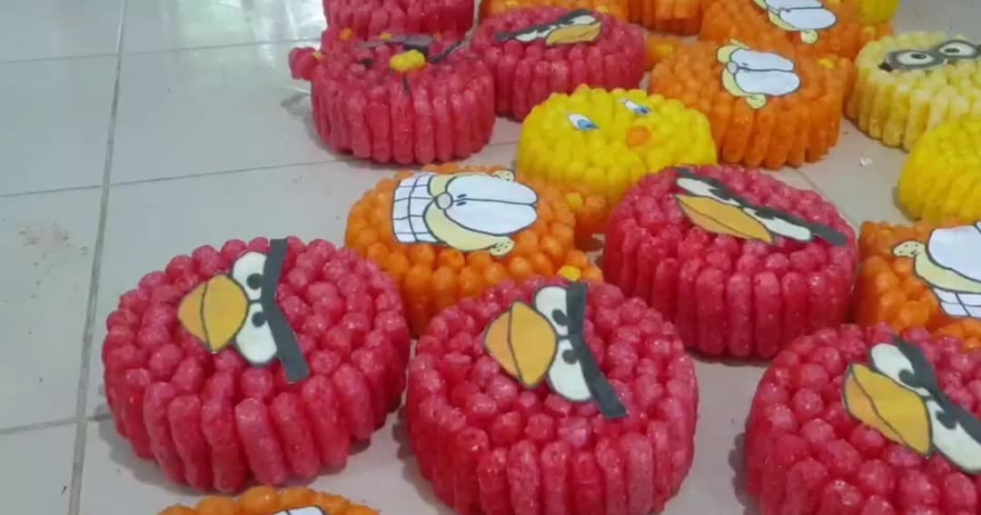 ล่อซื้อ ! สั่งให้เด็ก 15 ทำกระทงการ์ตูน สุดท้ายจับเด็กข้อหาละเมิดลิขสิทธิ์           