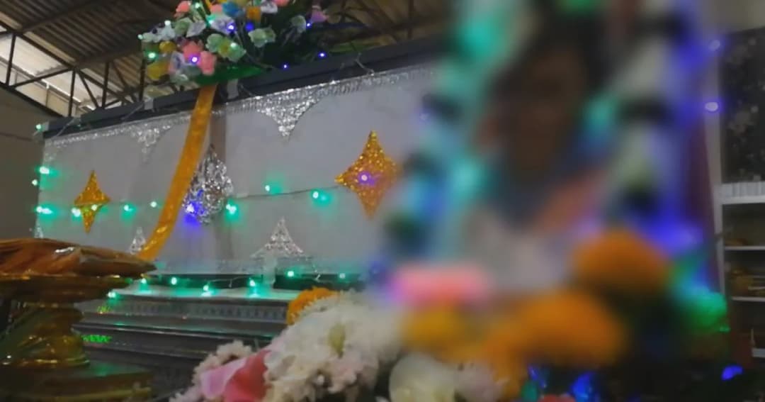 แม่ป่วยจิตใช้สากตีลูกวัย 6 ขวบ เสียชีวิต ก่อนห่มผ้านอนกอดทั้งคืน