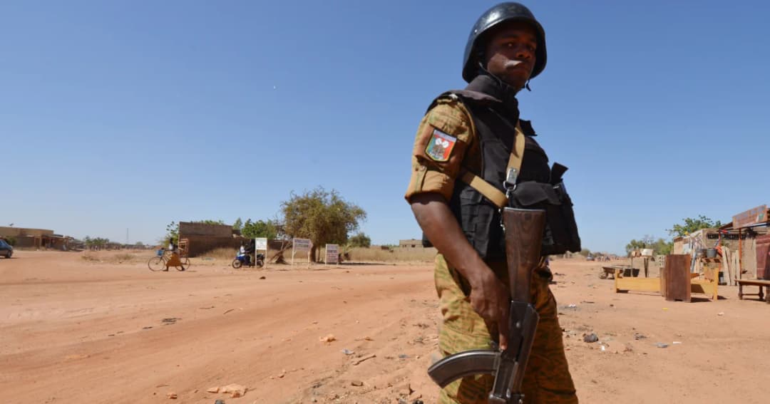 กลุ่มติดอาวุธซุ่มยิงรถบรรทุกเหมืองในบูร์กินาฟาโซดับ 37 ราย