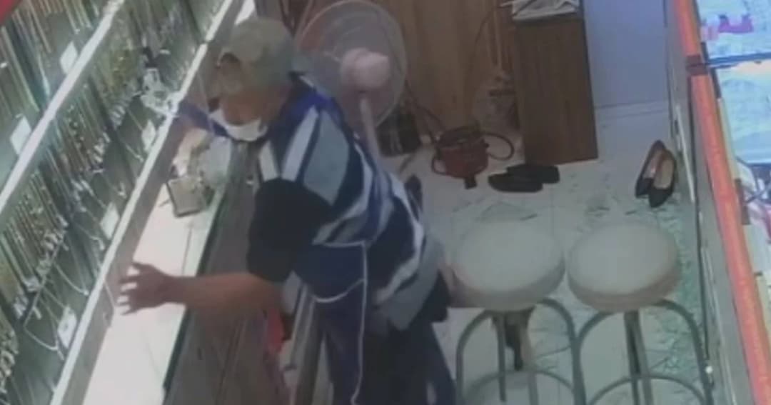 อุกอาจ โจรบุกเดี่ยวชิงทองหนัก 55 บาท กลางห้างดังเมืองอุดรฯ