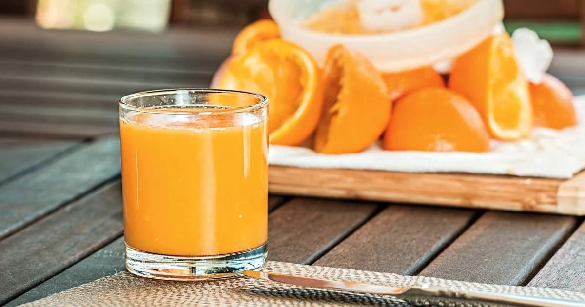 เผยผลตรวจ “น้ำส้มคั้นสด-น้ำส้มแท้100%” พบสารเคมีตกค้างสูงร้อยละ 60