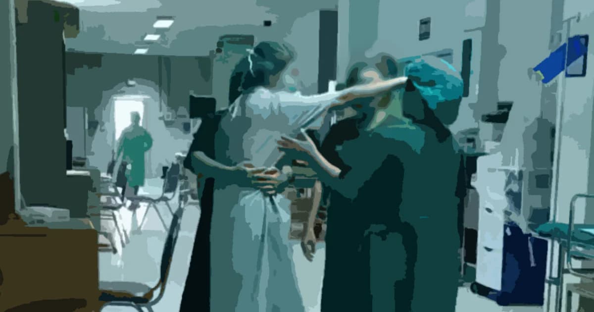 โซเซียลแห่แชร์คลิปหมอมีปากเสียงพยาบาล ปมแย่งห้องผ่าตัดทำคลอด