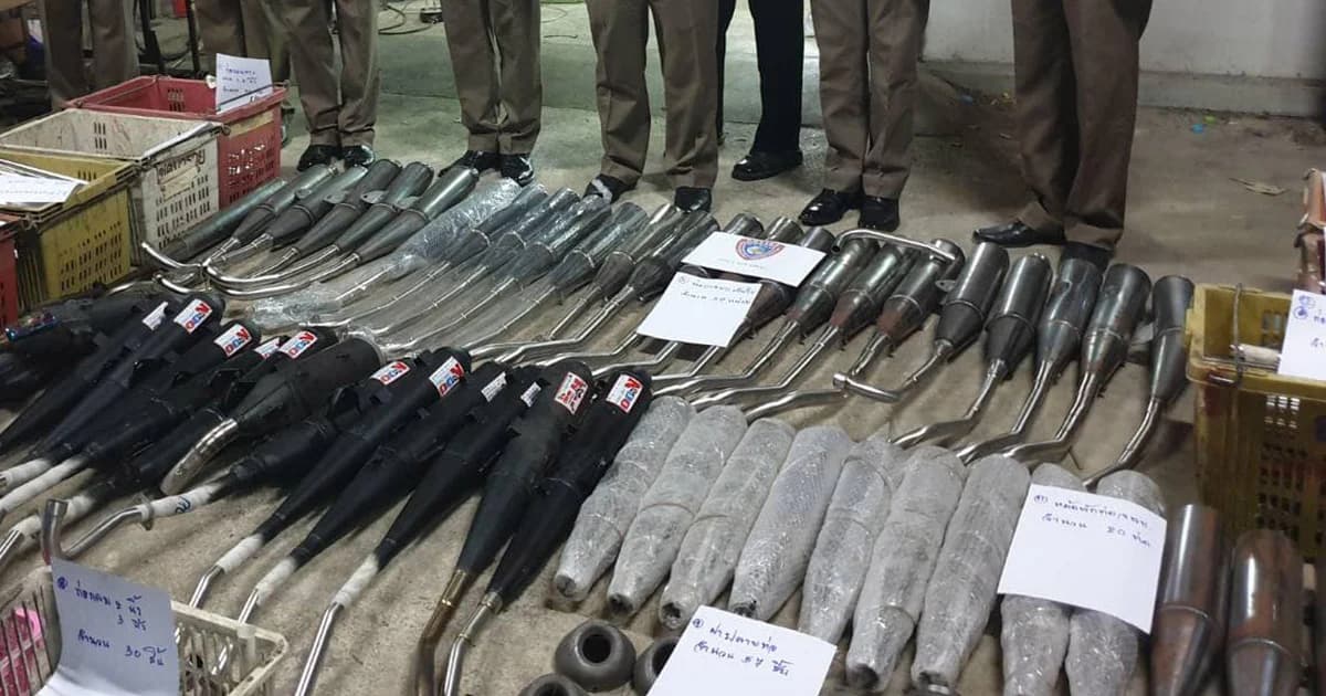 บก.ปคบ. จับ-ยึดท่อไอเสียแต่งผิดกฎหมายย่านลําลูกกา และหนองแขม