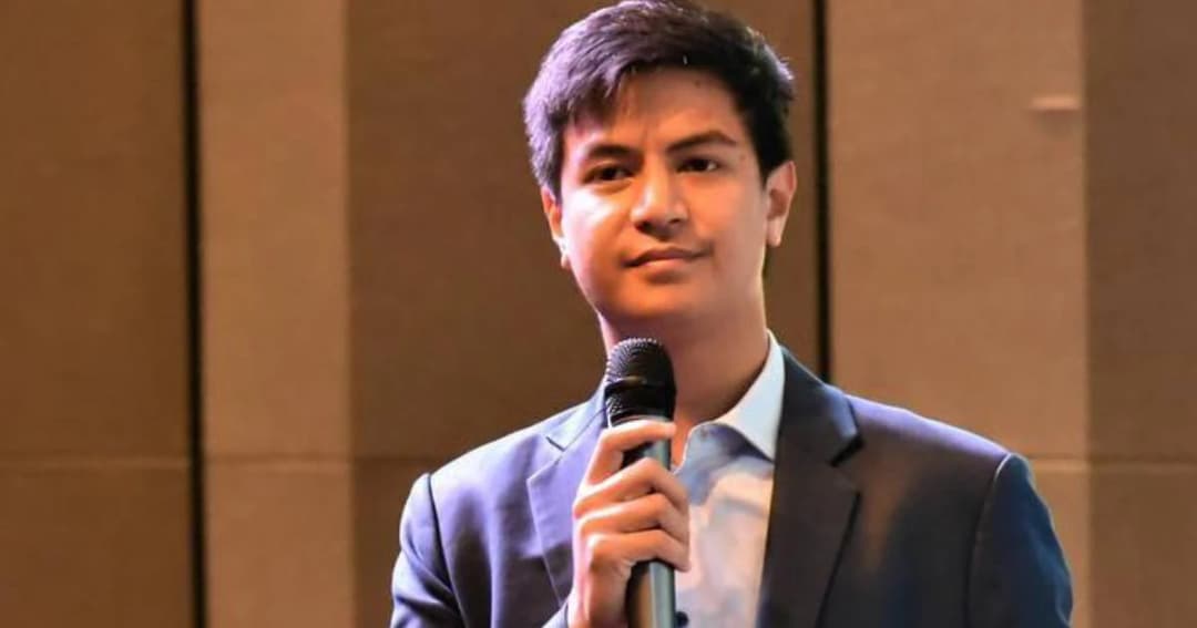 ไอติม โพสต์หลังธนาธรพ้นส.ส. หวังกรณีอื่นรวดเร็ว มีมาตรฐานเดียวกัน