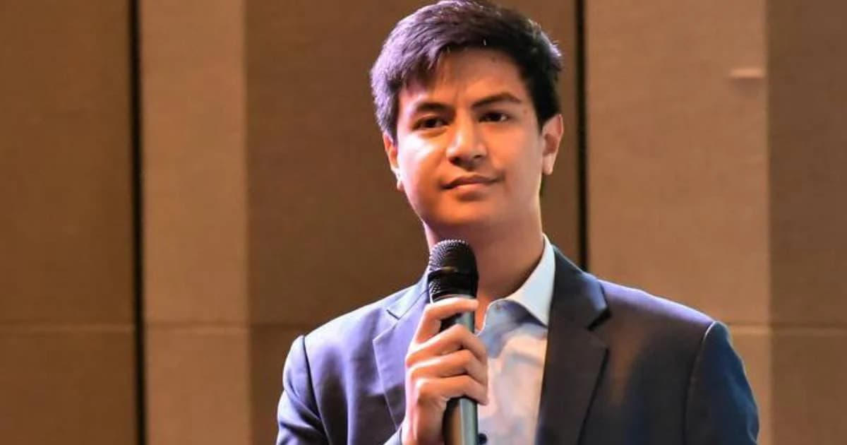 ไอติม โพสต์หลังธนาธรพ้นส.ส. หวังกรณีอื่นรวดเร็ว มีมาตรฐานเดียวกัน