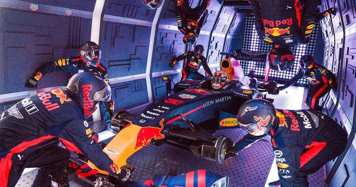 ทีมพิทสต็อป Red Bull โชว์เหนือ เปลี่ยนยางในสภาวะความโน้มถ่วงเป็นศูนย์