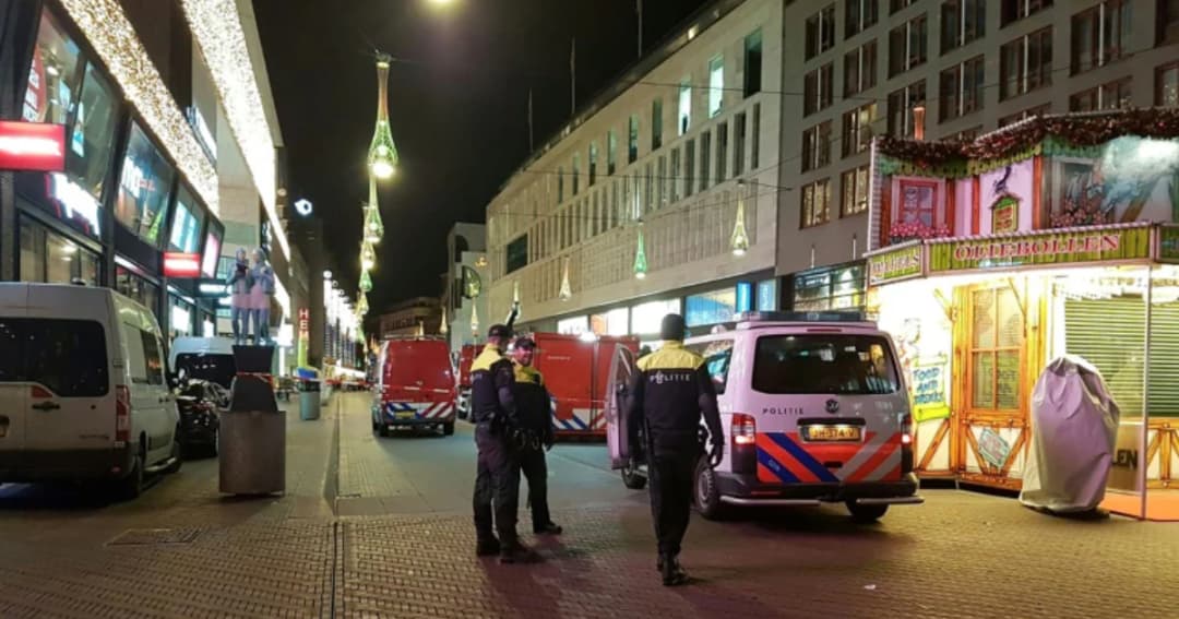 ตำรวจเนเธอร์แลนด์ล่าตัวมือมีด หลังก่อเหตุไล่แทงคนกลางกรุงเฮก เจ็บ 3 ราย