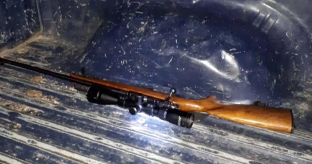 หนุ่มกระบี่ซุ่มยิงอีเห็นกลางดึก กระสุนพลาดโดนเมียดับคาสวนปาล์ม