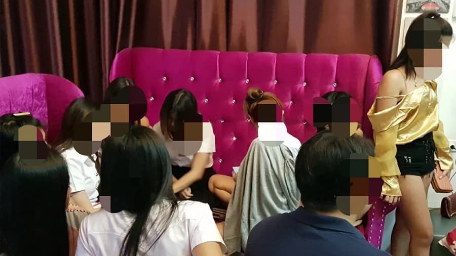 บุกร้านสปาย่านราชพฤกษ์ค้ากามรวบ 13 สาววัยใสและผู้จัดการร้าน