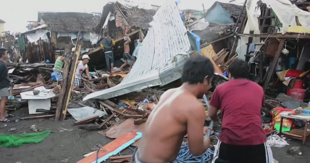 ไต้ฝุ่น “คัมมูริ” ถล่มฟิลิปปินส์ ดับแล้ว 4 ราย ซีเกมส์เลื่อนแข่งหลายรายการ