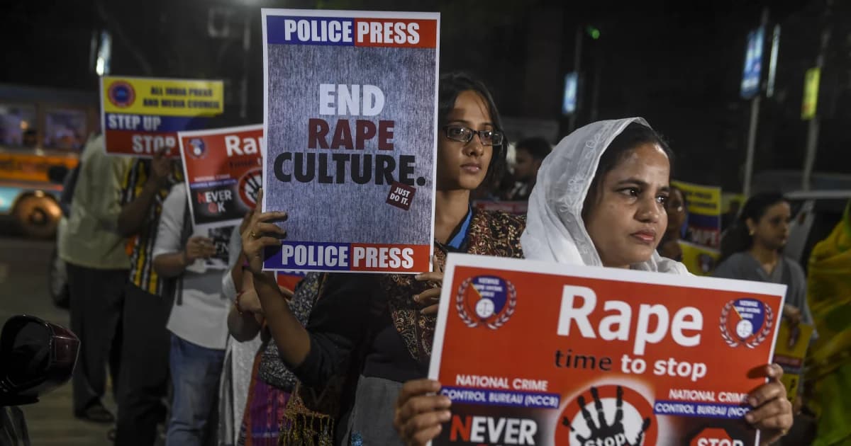 สาวอินเดียถูกจุดไฟเผา ขณะเดินทางไปขึ้นศาลคดีที่เธอถูกข่มขืน