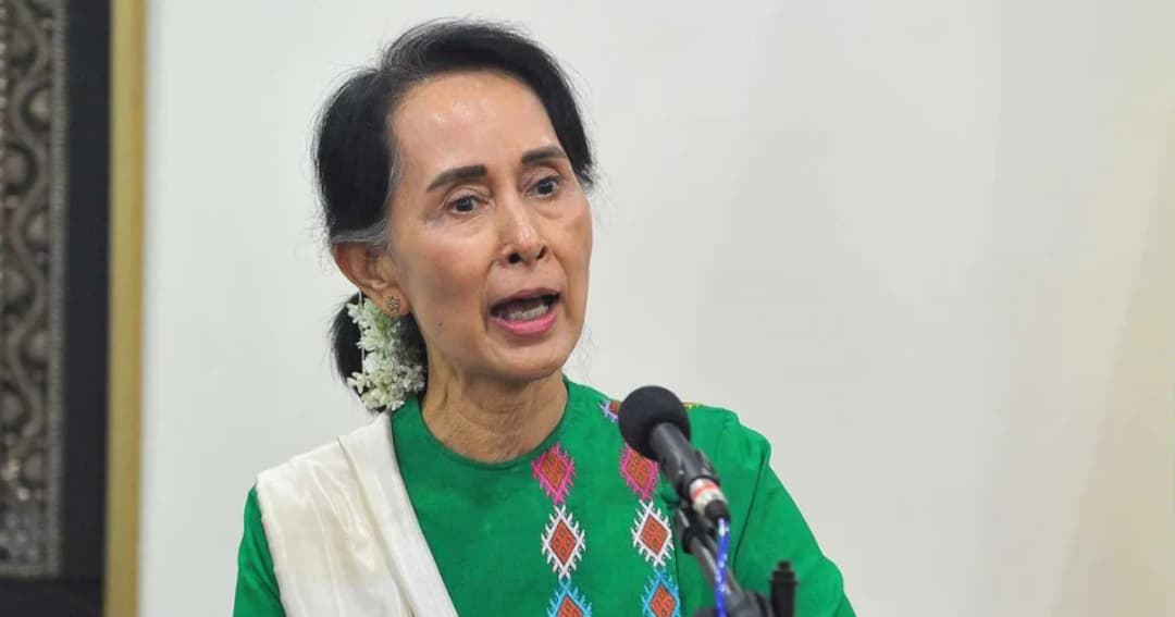 อองซาน ซูจี ขึ้นศาลโลกคดีฆ่าล้างเผ่าพันธุ์โรฮีนจา ชาวเมียนมานับพันให้กำลังใจ