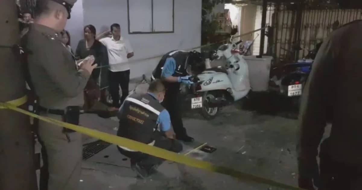 พ่อค้าเนื้อหัวร้อนถอยรถเข้าบ้านไม่ได้ ชักปืนยิงวิน จยย. ดับ 1 เจ็บ 1