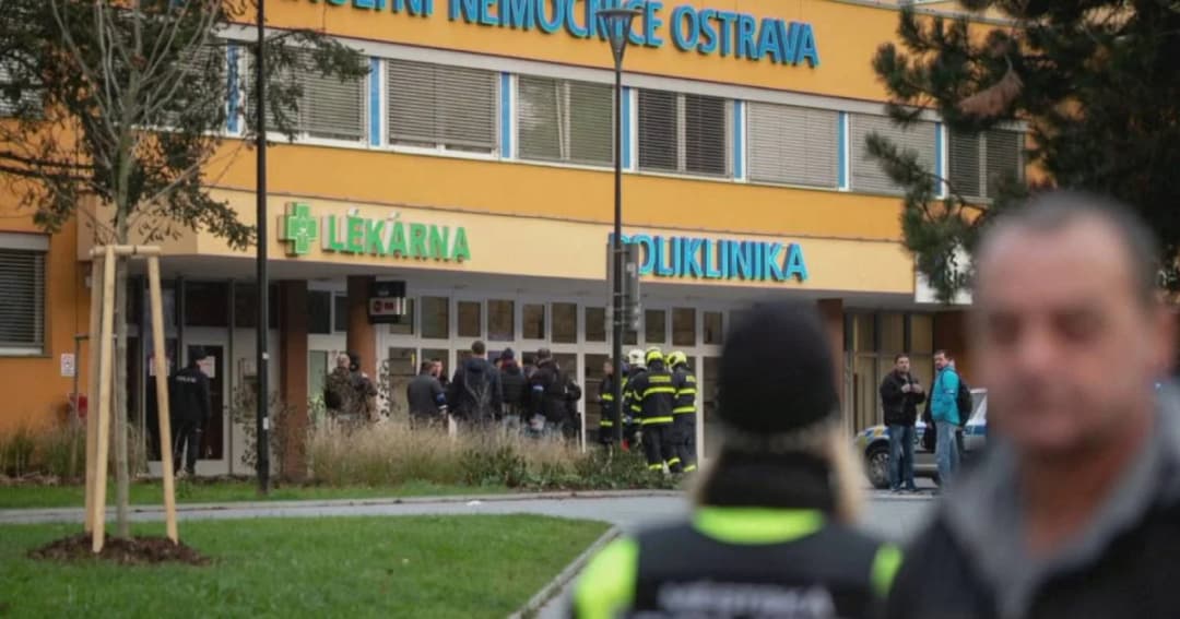 หนุ่มคลั่งบุกกราดยิงกลาง รพ.สาธารณรัฐเช็ก ดับ 6 ราย