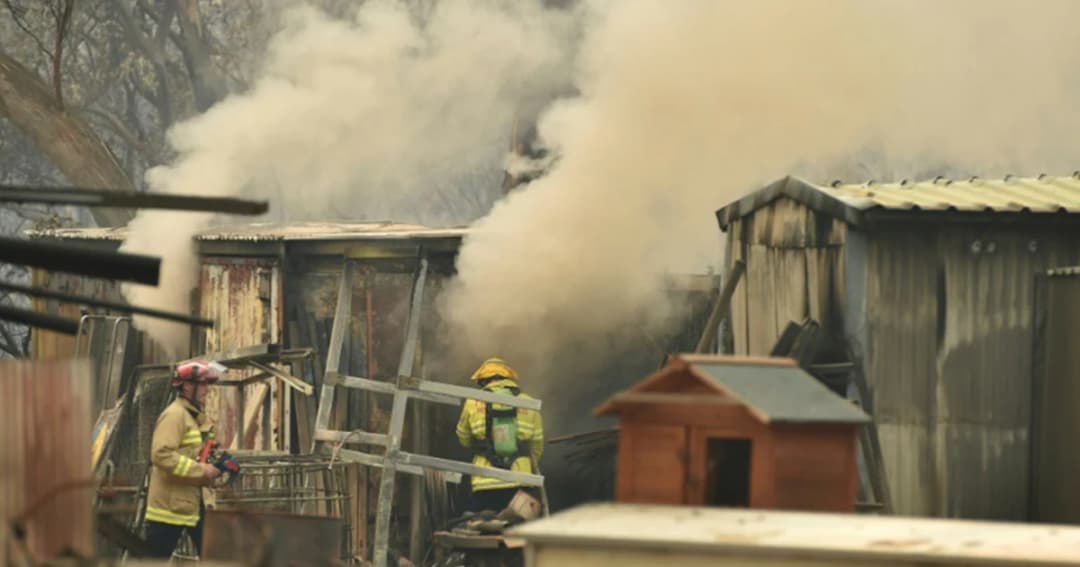 ไฟป่าในนิวเซาท์เวลส์ยังระอุ พบนักดับเพลิงดับ 2 ราย