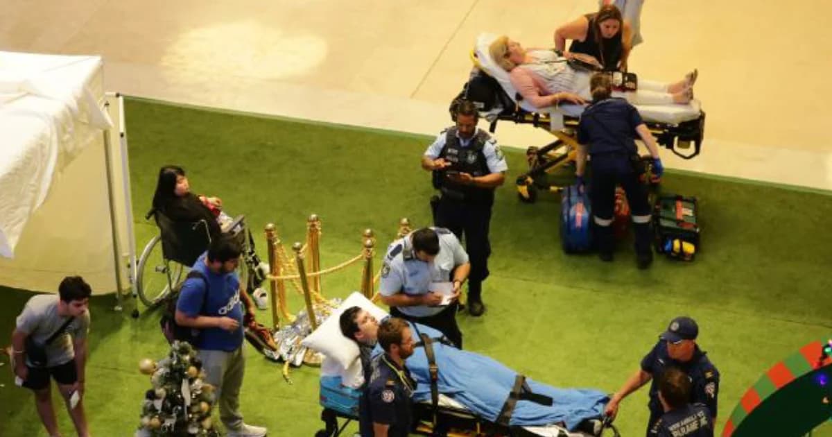 ฝูงชนนับร้อยแห่แย่งลูกโป่งบัตรกำนัลกลางห้างดังในซิดนีย์ เบื้องต้นมีผู้บาดเจ็บหนัก 5 ราย