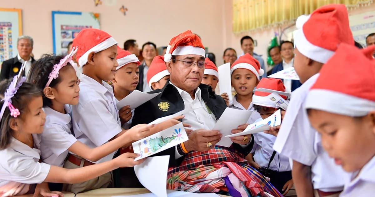 ซานตาลุงตู่ลงพื้นที่ จ.ชัยภูมิ ทำกิจกรรมร่วมกับนักเรียน