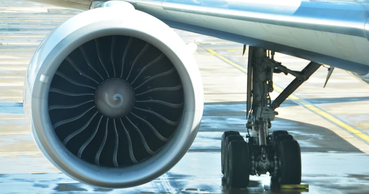 ศาลสั่งปรับเงินหนุ่มจีน 5 แสนบาท หลังโยนเหรียญเข้าไปในเครื่องยนต์เครื่องบิน