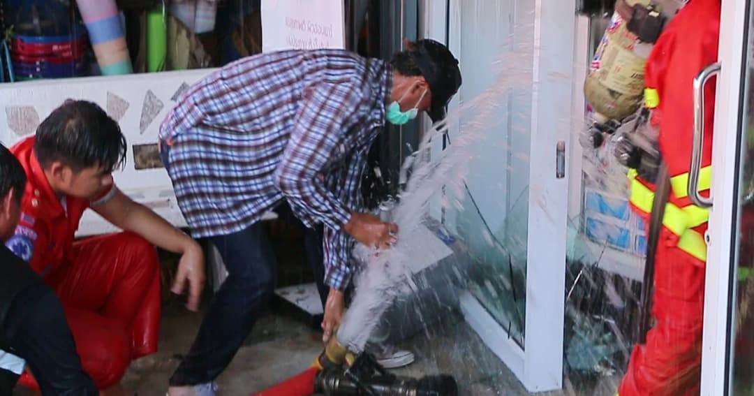 เกิดไฟไหม้ตลาดด่านขุนทดวอด 6 คูหา ปชช.หนีตายอลหม่าน