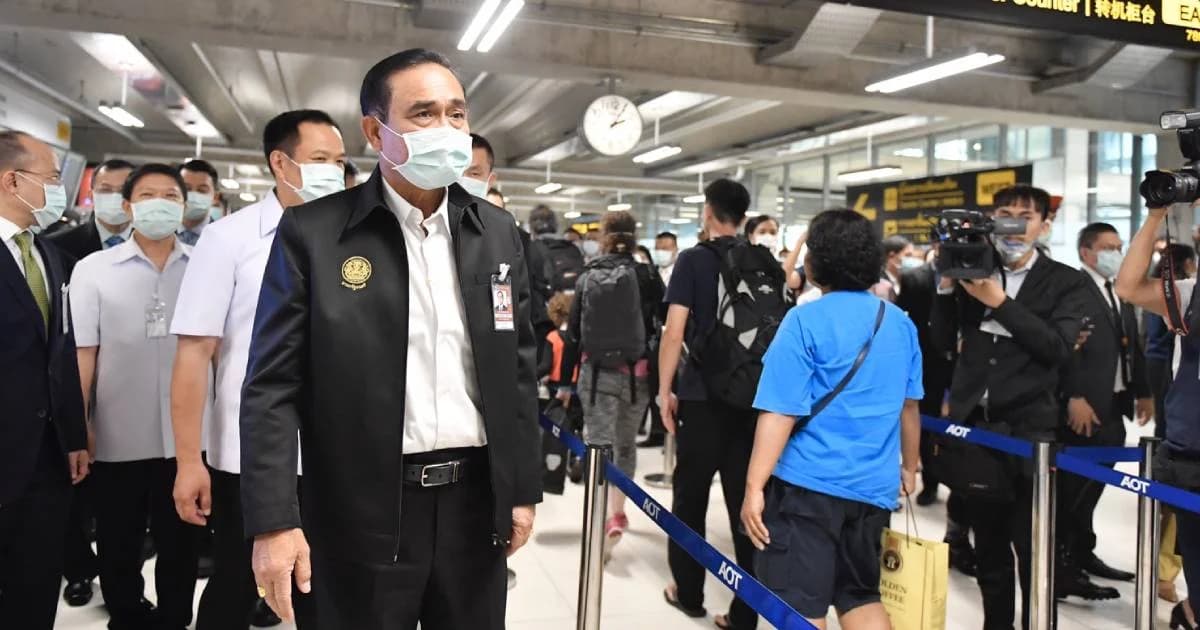 บิ๊กตู่ ตรวจจุดคัดกรองสนามบิน ยันต้องดูแลนักท่องเที่ยวอย่างดีเพราะเขามาบ้านเรา