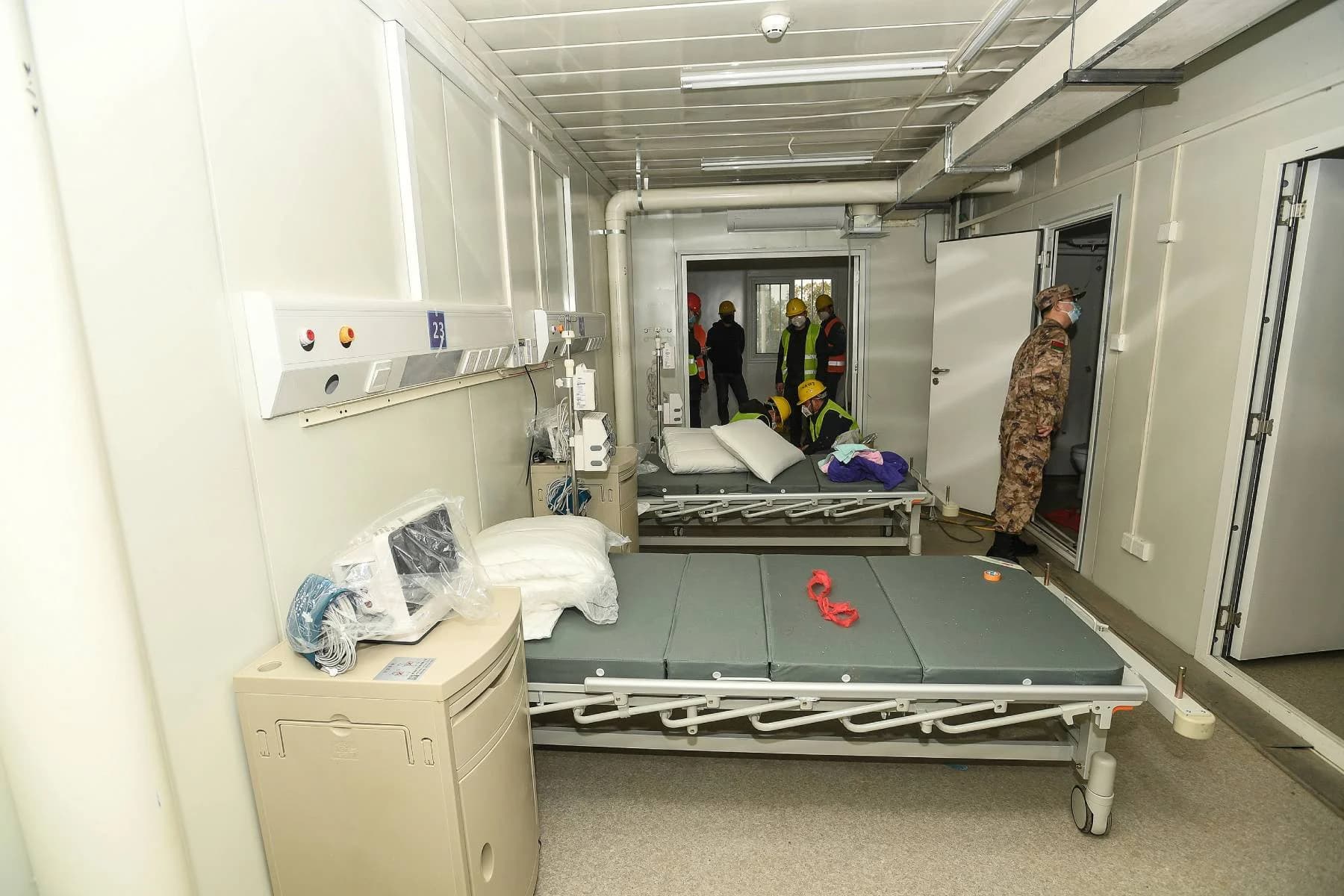 ร.พ. หั่วเสินซานเปิดให้บริการวันนี้ จีนจัดทัพแพทย์ทหาร 1,400 คน ดูแลผู้ป่วย