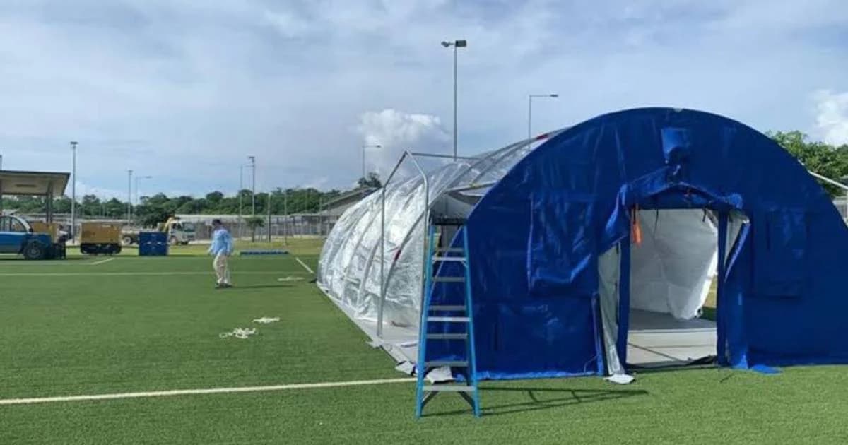 ออสเตรเลียนำประชาชนที่อพยพจากจีน ไปยังศูนย์ตรวจสอบโรคบนเกาะคริสต์มาส